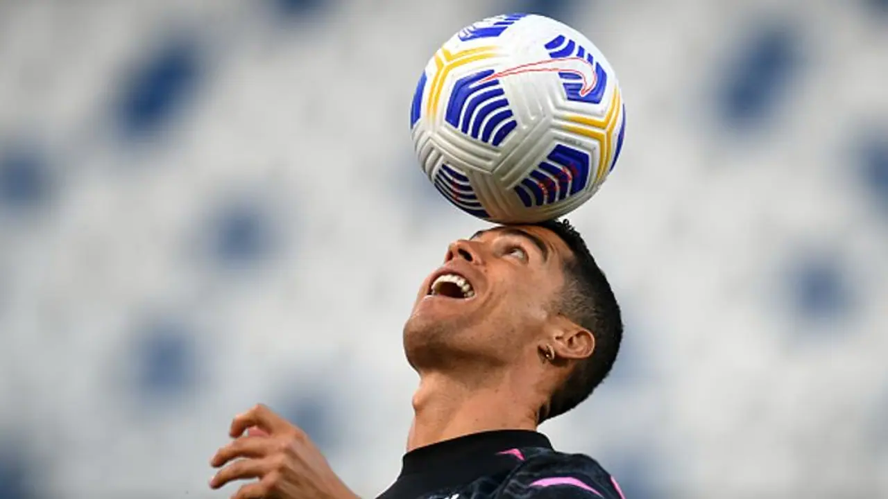 কেরিয়ারের সেরা গোল ও ট্রফি কোনটি, ইউরো শুরুর আগে জানালেন রোনাল্ডো কেরিয়ারের সেরা গোল ও ট্রফি কোনটি, ইউরো শুরুর আগে জানালেন রোনাল্ডো