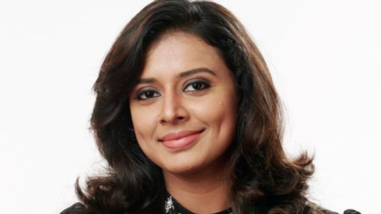 'നിങ്ങൾ രണ്ടുകൂട്ടരും ചെയ്യുന്നത് ഒന്നുതന്നെയാണ്', പരസ്പര ആക്ഷേപങ്ങള്ക്ക് എതിരെ സിത്താര കൃഷ്ണകുമാര് 'നിങ്ങൾ രണ്ടുകൂട്ടരും ചെയ്യുന്നത് ഒന്നുതന്നെയാണ്', പരസ്പര ആക്ഷേപങ്ങള്ക്ക് എതിരെ സിത്താര കൃഷ്ണകുമാര്