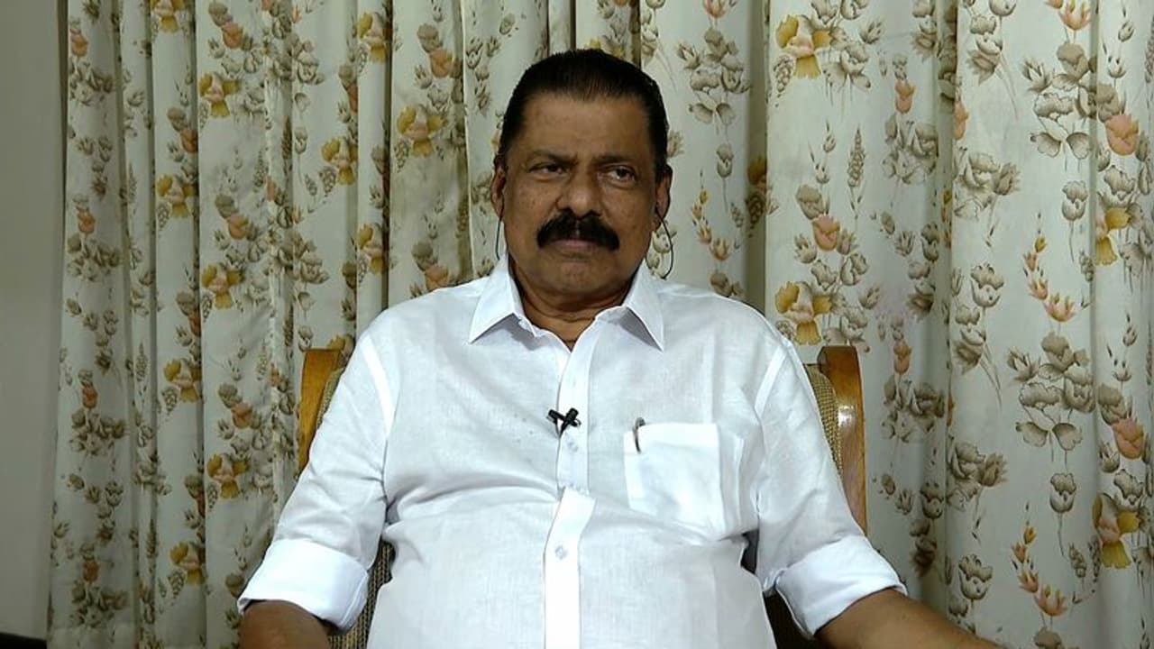 എക്സൈസ് ഉദ്യോഗസ്ഥരുടെ യോഗം വിളിച്ച് മന്ത്രി, മേഖലകളായി തിരിച്ച് യോഗം ചേരും എക്സൈസ് ഉദ്യോഗസ്ഥരുടെ യോഗം വിളിച്ച് മന്ത്രി, മേഖലകളായി തിരിച്ച് യോഗം ചേരും