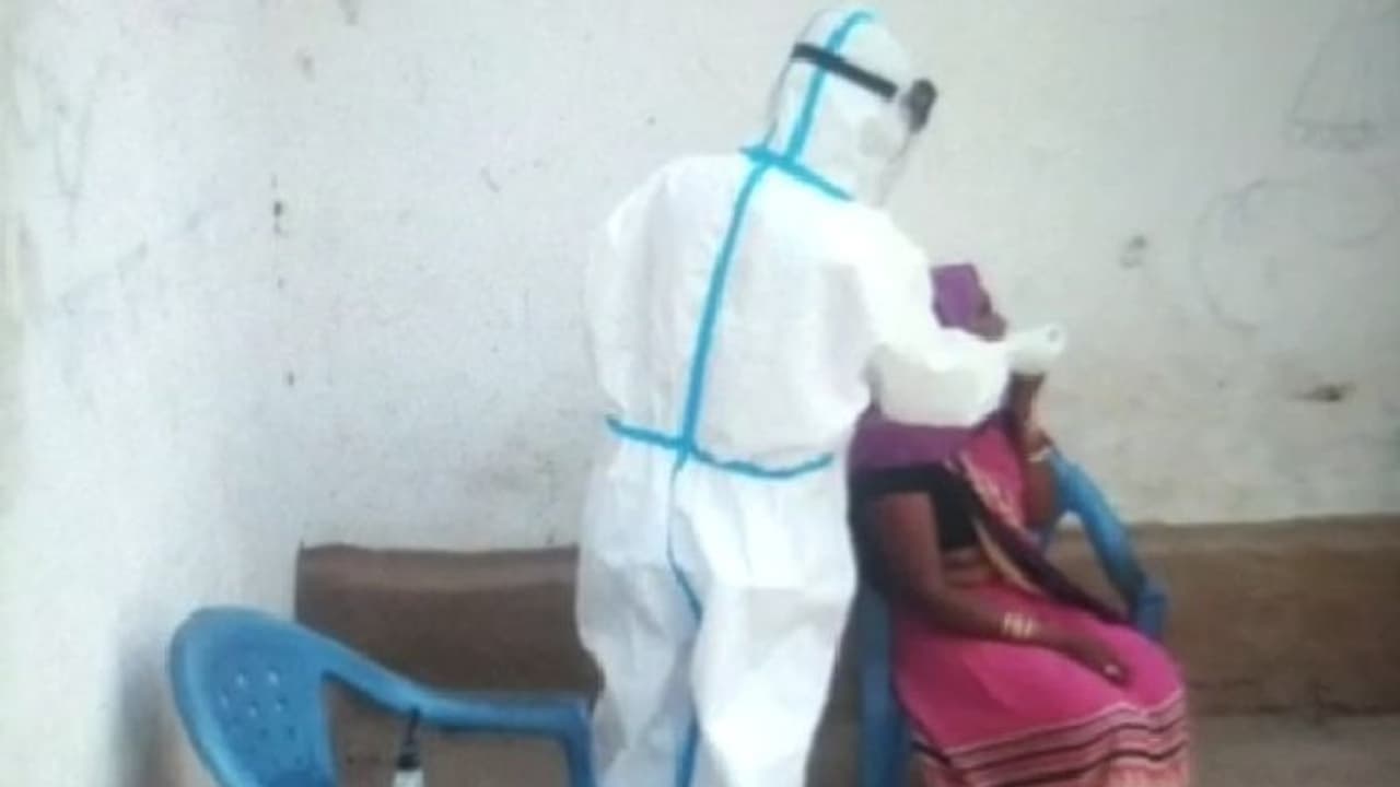 কোভিডে আক্রান্তের সংখ্যায় স্বস্তি, তবে নতুন করে চিন্তা বাড়াচ্ছে তামিলনাড়ু আর কেরল কোভিডে আক্রান্তের সংখ্যায় স্বস্তি, তবে নতুন করে চিন্তা বাড়াচ্ছে তামিলনাড়ু আর কেরল