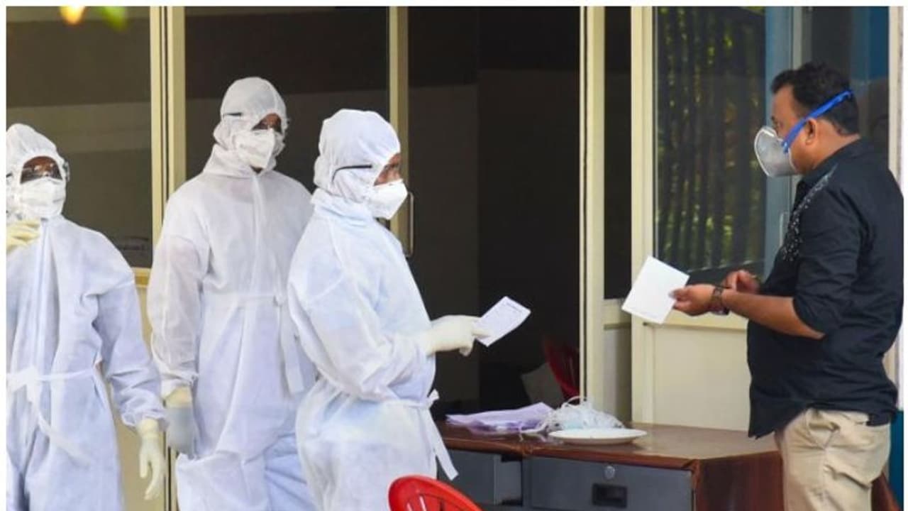 മലപ്പുറത്ത് നേരിയ ആശ്വാസം; ടെസ്റ്റ് പോസിറ്റിവിറ്റി റേറ്റ് കുറയുന്നു മലപ്പുറത്ത് നേരിയ ആശ്വാസം; ടെസ്റ്റ് പോസിറ്റിവിറ്റി റേറ്റ് കുറയുന്നു