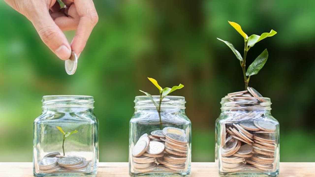 কম টাকা বিনিয়োগ করে দারুণ লাভ মিলছে এই পাঁচটি প্রকল্পে, জেনে নিন বিশদে কম টাকা বিনিয়োগ করে দারুণ লাভ মিলছে এই পাঁচটি প্রকল্পে, জেনে নিন বিশদে