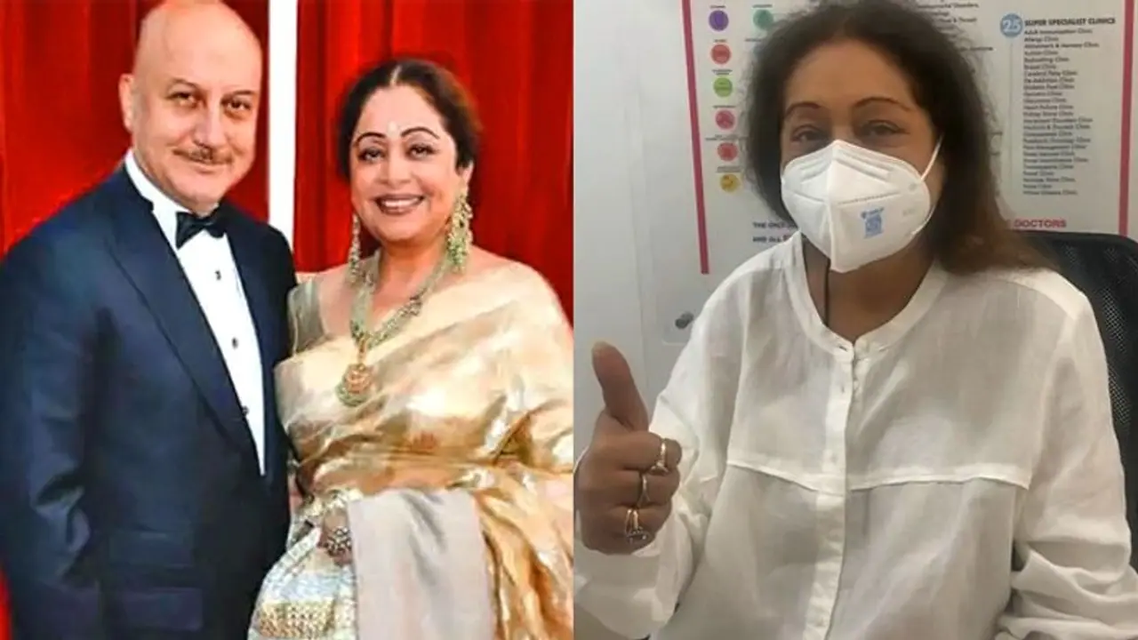 3 घंटे चली किरण खेर की बोन सर्जरी, 7 महीने से ब्लड कैंसर से लड़ रही हैं अनुपम खेर की पत्नी 3 घंटे चली किरण खेर की बोन सर्जरी, 7 महीने से ब्लड कैंसर से लड़ रही हैं अनुपम खेर की पत्नी