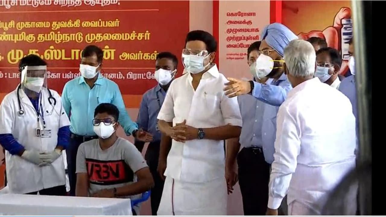 கொரோனாவை விரட்ட அடுத்தடுத்து அதிரடி... முதல்வர் மு.க.ஸ்டாலினின் உடனடி நடவடிக்கைகள்...! கொரோனாவை விரட்ட அடுத்தடுத்து அதிரடி... முதல்வர் மு.க.ஸ்டாலினின் உடனடி நடவடிக்கைகள்...!