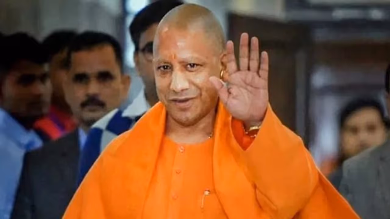 योगी सरकार करने जा रही मंत्रिमंडल का विस्तार, इस पूर्व IAS को डिप्टी सीएम बनाने की चर्चा..जानिए वजह योगी सरकार करने जा रही मंत्रिमंडल का विस्तार, इस पूर्व IAS को डिप्टी सीएम बनाने की चर्चा..जानिए वजह