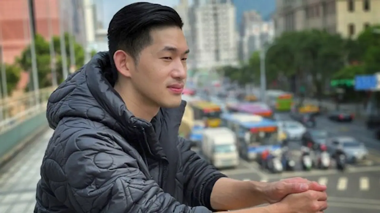 Delos Chang: Average people work for money, smart people make money work for them Delos Chang: Average people work for money, smart people make money work for them