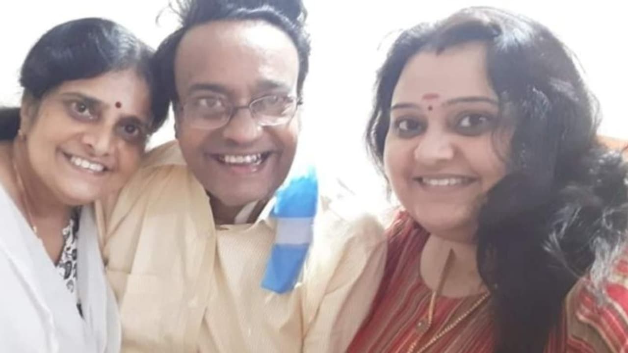 'അസുഖം ഭേദമായി വീട്ടിലെത്തി', നന്ദി പറഞ്ഞ് സാന്ത്വനം ഫെയിം കൈലാസ് നാഥ് 'അസുഖം ഭേദമായി വീട്ടിലെത്തി', നന്ദി പറഞ്ഞ് സാന്ത്വനം ഫെയിം കൈലാസ് നാഥ്