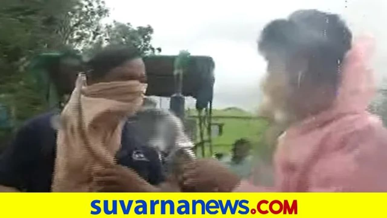 ಯಾಸ್ ಚಂಡಮಾರುತ, ಯಾಕಪ್ಪಾ ಹೊರಗೆ ಬಂದೆ ಅಂತ ಕೇಳಿದ ರಿಪೋರ್ಟರ್..! ಈತ ಕೊಟ್ಟ ಆನ್ಸರ್ ವೈರಲ್ ಯಾಸ್ ಚಂಡಮಾರುತ, ಯಾಕಪ್ಪಾ ಹೊರಗೆ ಬಂದೆ ಅಂತ ಕೇಳಿದ ರಿಪೋರ್ಟರ್..! ಈತ ಕೊಟ್ಟ ಆನ್ಸರ್ ವೈರಲ್