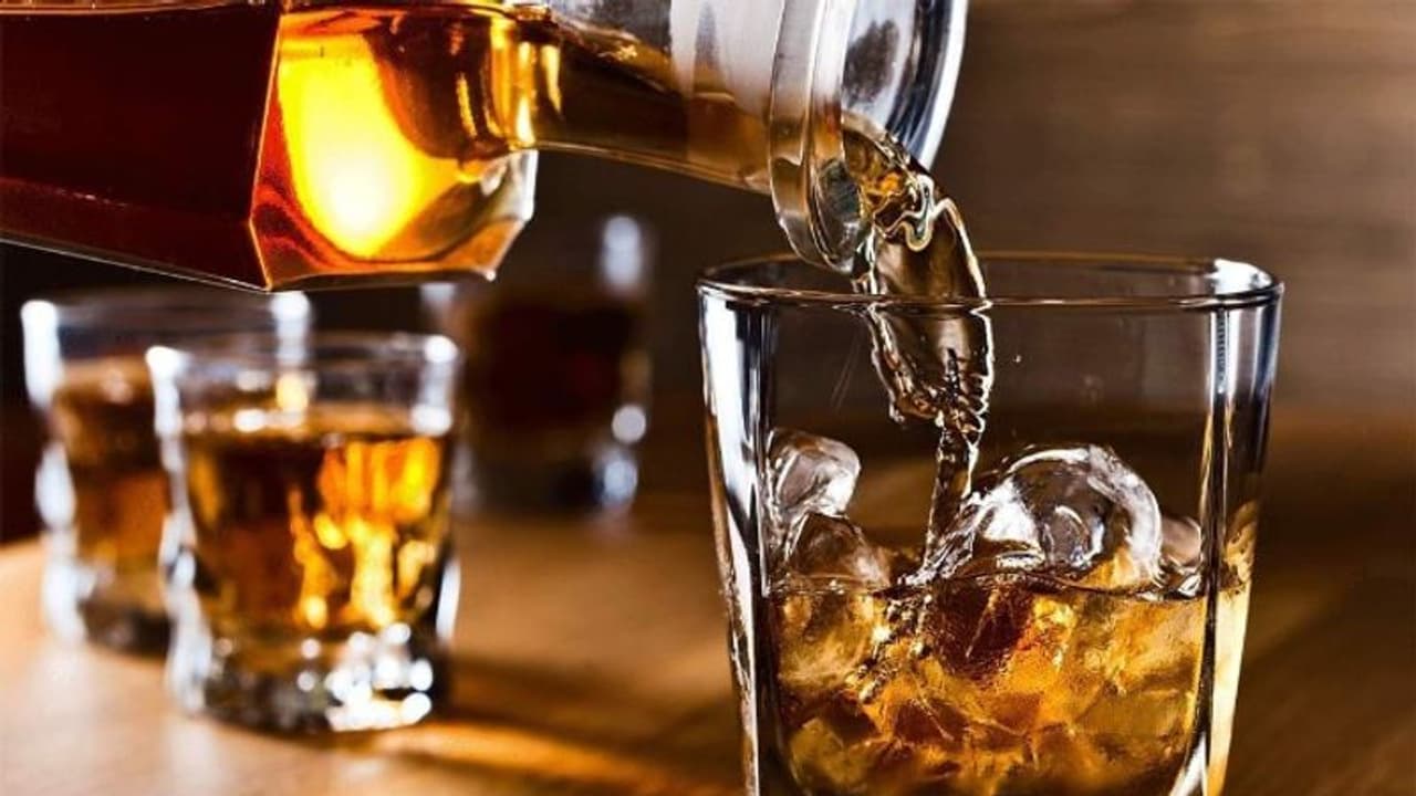 ക്രിസ്മസിന് കേരളം കുടിച്ച് തീര്‍ത്തത് 229.80 കോടിയുടെ മദ്യം; ഒന്നാമന്‍ കൊല്ലം, പ്രിയം റമ്മിനോട്