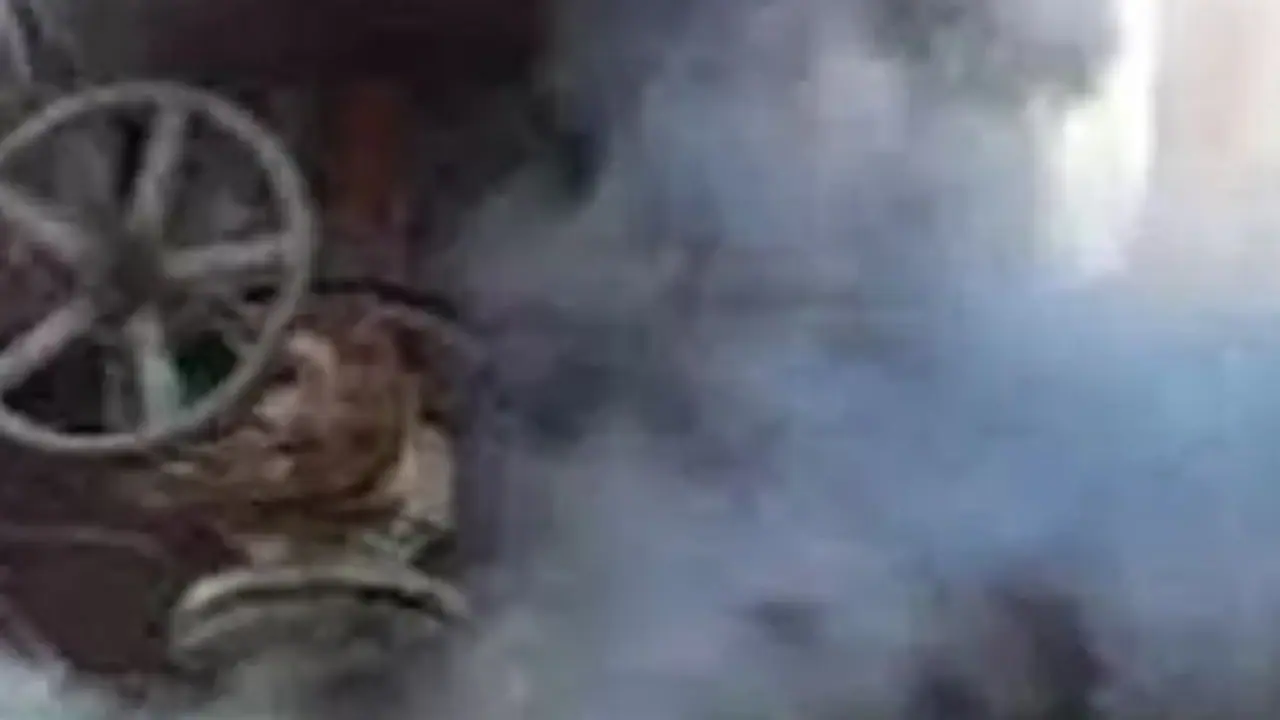 అచ్యుతాపురం సెజ్‌లో మరోసారి విషవాయువు కలకలం.. పరుగులు తీసిన సెక్యూరిటీ సిబ్బంది