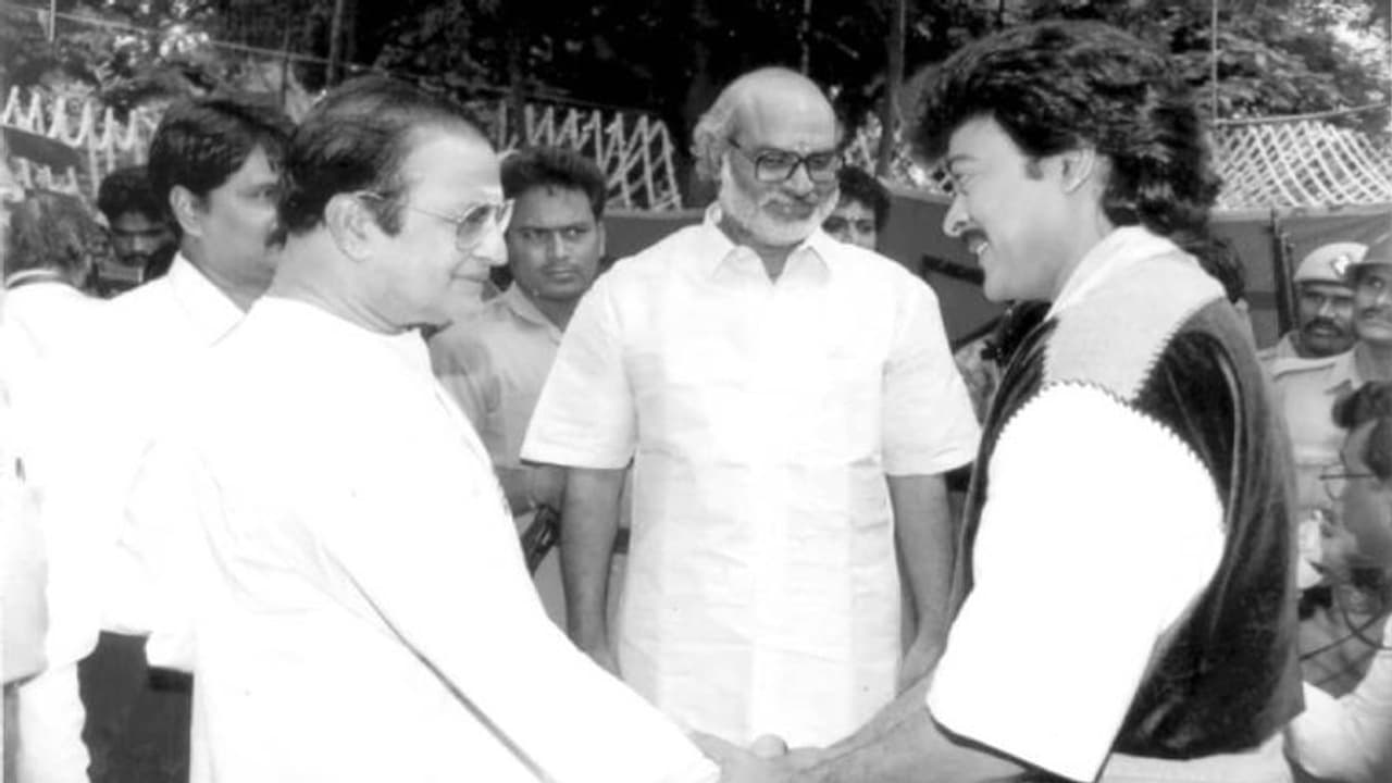 ఎన్టీఆర్కి భారతరత్న ఇవ్వాలిః మెగాస్టార్ చిరంజీవి ట్వీట్ ఎన్టీఆర్కి భారతరత్న ఇవ్వాలిః మెగాస్టార్ చిరంజీవి ట్వీట్