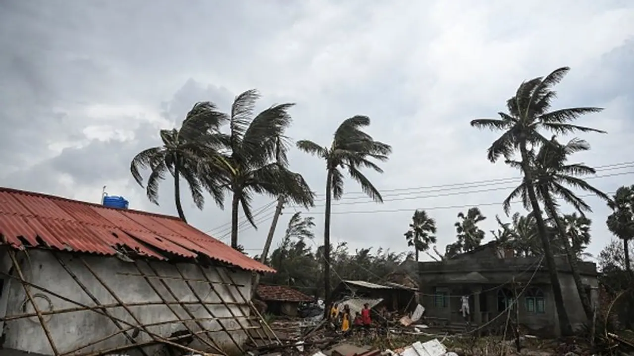 Climate Change Report: ভারতের সামনে ঘূর্ণিঝড় আর বন্যার বড় বিপদ, হিন্দুকুশের হিমবাহ গলছে Climate Change Report: ভারতের সামনে ঘূর্ণিঝড় আর বন্যার বড় বিপদ, হিন্দুকুশের হিমবাহ গলছে