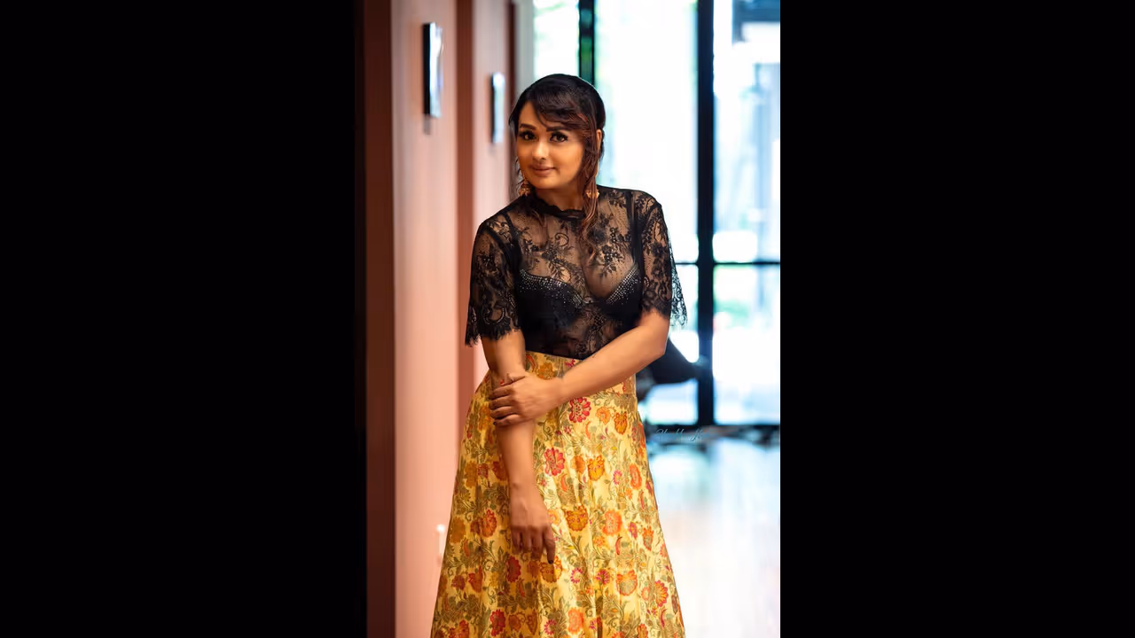 ரூ.3 கோடி கேட்டு 50 லட்சத்துக்கு பேரம் பேசும் நடிகை சாந்தினி... முன்னாள் அமைச்சர் பகீர் வாக்குமூலம்..! ரூ.3 கோடி கேட்டு 50 லட்சத்துக்கு பேரம் பேசும் நடிகை சாந்தினி... முன்னாள் அமைச்சர் பகீர் வாக்குமூலம்..!