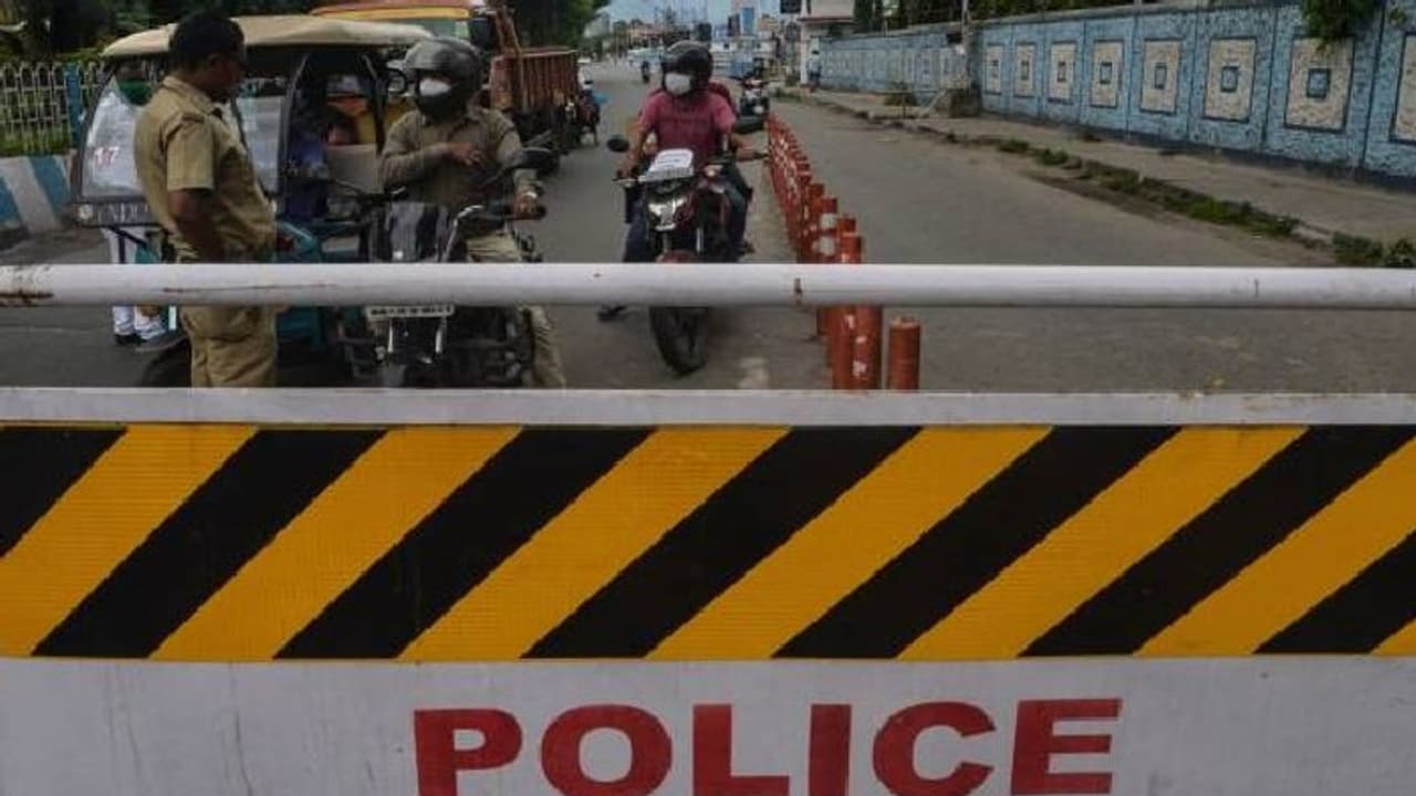 কমছে সংক্রমণ, পয়লা জুন থেকে উঠে যাচ্ছে লকডাউনের বিধিনিষেধ