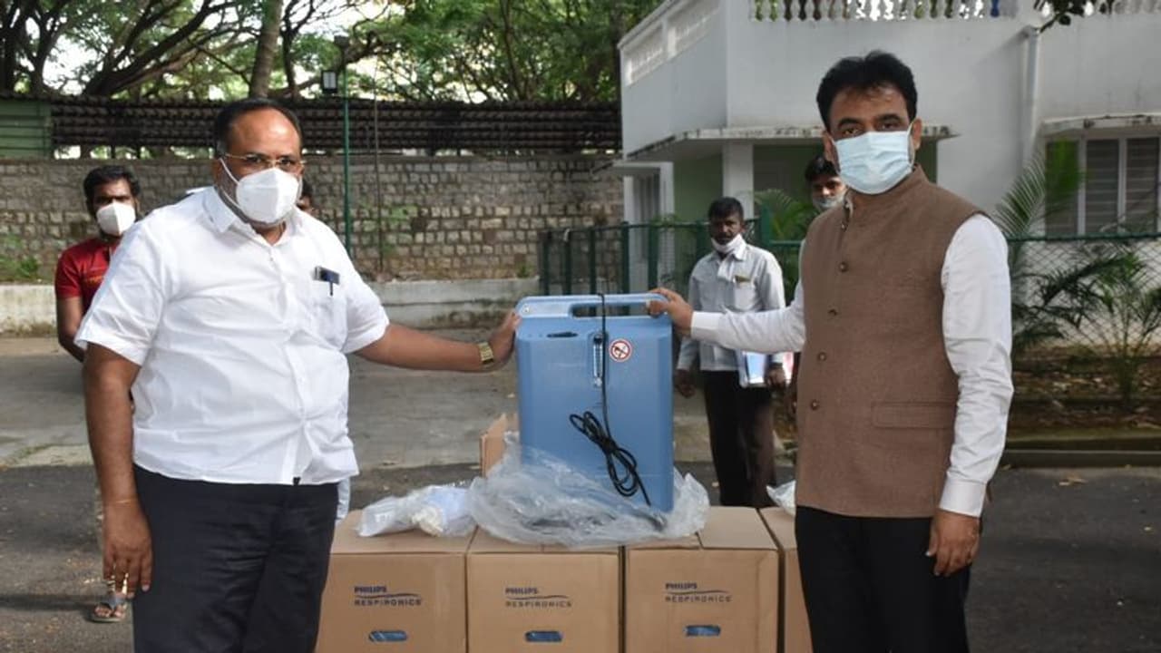 ಡಿಸಿಎಂ ಅಶ್ವತ್ಥ್ ನಾರಾಯಣ ಕ್ಷೇತ್ರ ಮಲ್ಲೇಶ್ವರಂನಲ್ಲಿ ಮನೆ ಮನೆಗೂ ತೆರಳಿ ಲಸಿಕೆ ಡಿಸಿಎಂ ಅಶ್ವತ್ಥ್ ನಾರಾಯಣ ಕ್ಷೇತ್ರ ಮಲ್ಲೇಶ್ವರಂನಲ್ಲಿ ಮನೆ ಮನೆಗೂ ತೆರಳಿ ಲಸಿಕೆ