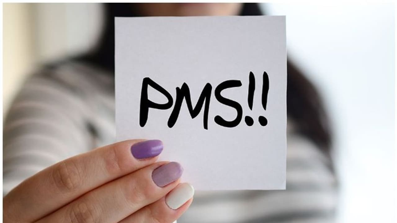ആർത്തവകാലത്തെ 'പ്രീമെൻസ്ട്രൽ സിൻഡ്രോം'; അറിയാം ചില കാര്യങ്ങൾ ആർത്തവകാലത്തെ 'പ്രീമെൻസ്ട്രൽ സിൻഡ്രോം'; അറിയാം ചില കാര്യങ്ങൾ