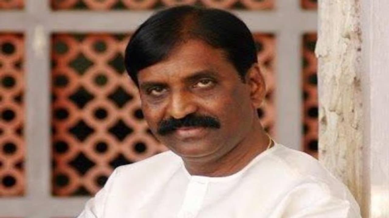 என் உண்மையை யாரும் உரசிப்பார்க்க தேவையில்லை... திட்டவட்டமாக போட்டுடைத்த வைரமுத்து... வீடியோ...!