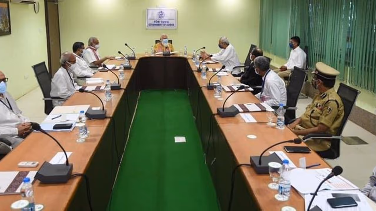 கொஞ்சம் கூட நிதானம் இல்லாத மம்தா.. மரியாதைன்னா என்னணு கத்துக்கங்க மேடம்.. கண்ணியம் குறையாத பட்நாயக். கொஞ்சம் கூட நிதானம் இல்லாத மம்தா.. மரியாதைன்னா என்னணு கத்துக்கங்க மேடம்.. கண்ணியம் குறையாத பட்நாயக்.