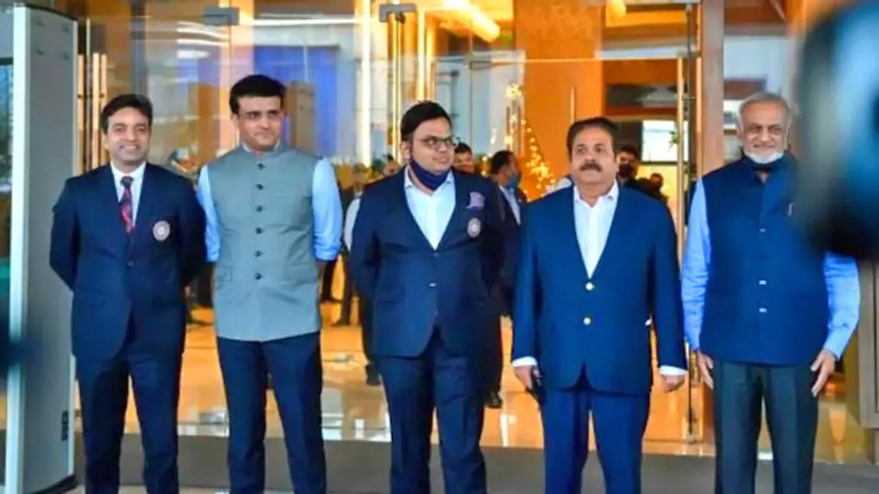 IPL 2021: बचे हुए 31 मैच UAE में खेले जाएंगे, अगर मैच नहीं होते तो 2500 करोड़ रु का नुकसान होता IPL 2021: बचे हुए 31 मैच UAE में खेले जाएंगे, अगर मैच नहीं होते तो 2500 करोड़ रु का नुकसान होता