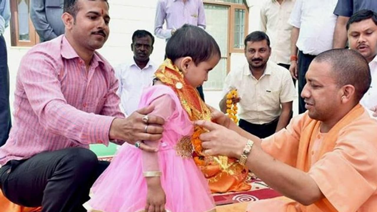 कोरोना में अनाथ हुए बच्चों के लिए आगे आए भाजपा शासित राज्य, अरुणाचल से उप्र तक हुए ये बड़े ऐलान कोरोना में अनाथ हुए बच्चों के लिए आगे आए भाजपा शासित राज्य, अरुणाचल से उप्र तक हुए ये बड़े ऐलान