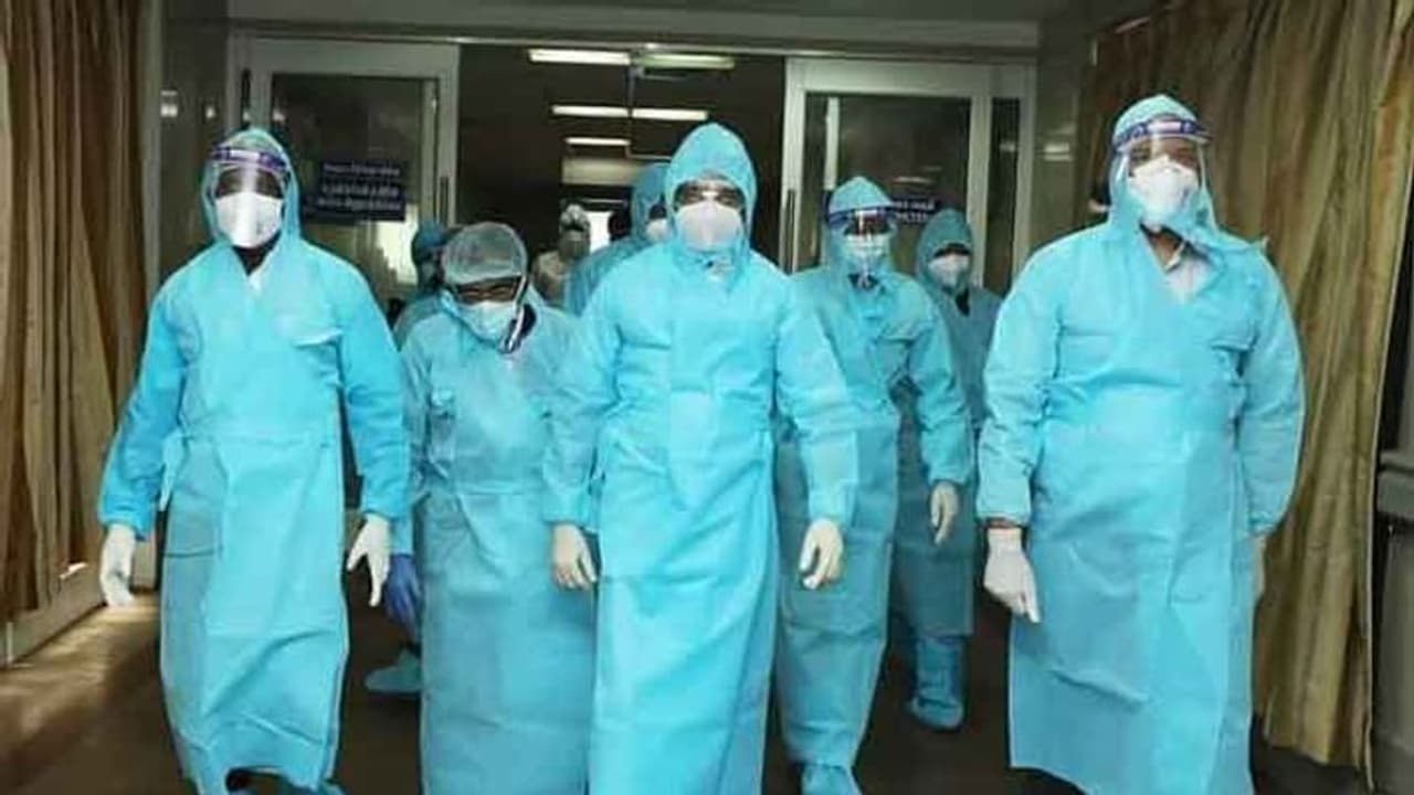 மு.க.ஸ்டாலினை பாராட்டியதால் வந்த சிக்கல்... மன்னிப்பு கேட்ட பிரபல நடிகர்..!