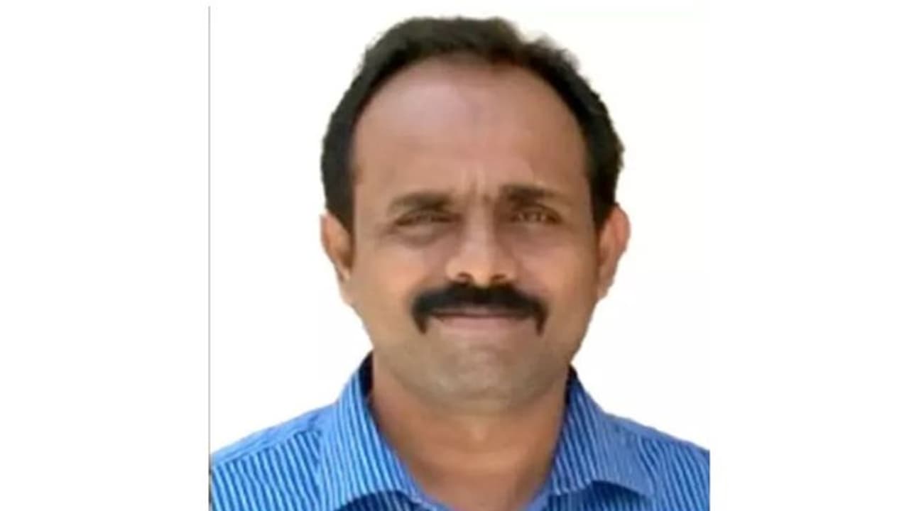 അവധിക്ക് നാട്ടില് പോയ പ്രവാസിയും അമ്മയും ഒരേ ദിവസം മരണപ്പെട്ടു അവധിക്ക് നാട്ടില് പോയ പ്രവാസിയും അമ്മയും ഒരേ ദിവസം മരണപ്പെട്ടു