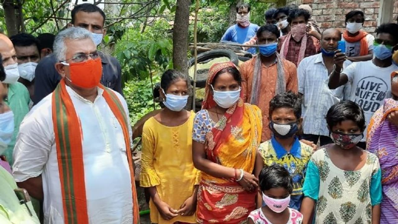 ভোট সন্ত্রাস থেকে প্রধানমন্ত্রীর বৈঠক, সবকিছুতেই মুখ্যমন্ত্রীকে নিশানা বিজেপির দিলীপ ঘোষের ভোট সন্ত্রাস থেকে প্রধানমন্ত্রীর বৈঠক, সবকিছুতেই মুখ্যমন্ত্রীকে নিশানা বিজেপির দিলীপ ঘোষের