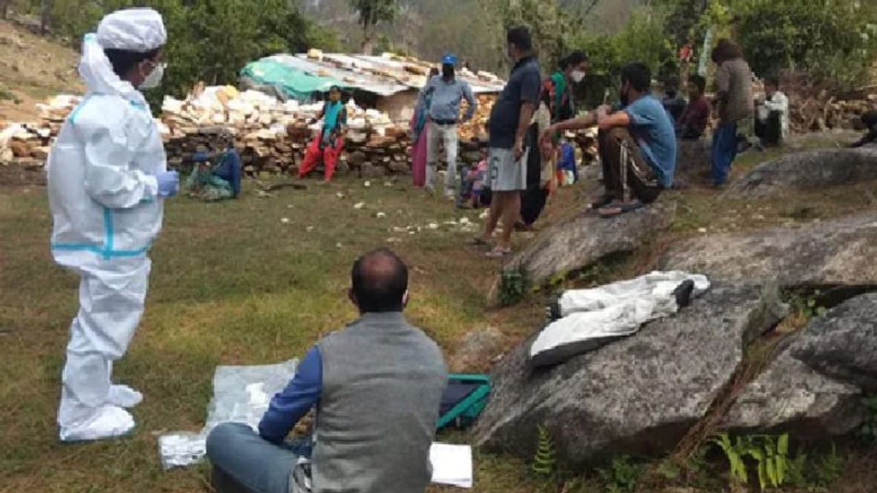 കൊവിഡ് പരിശോധന ഭയന്ന് കാട്ടിനകത്ത് കയറി ഉത്തരാഖണ്ഡില് ആദിവാസി വിഭാഗം കൊവിഡ് പരിശോധന ഭയന്ന് കാട്ടിനകത്ത് കയറി ഉത്തരാഖണ്ഡില് ആദിവാസി വിഭാഗം