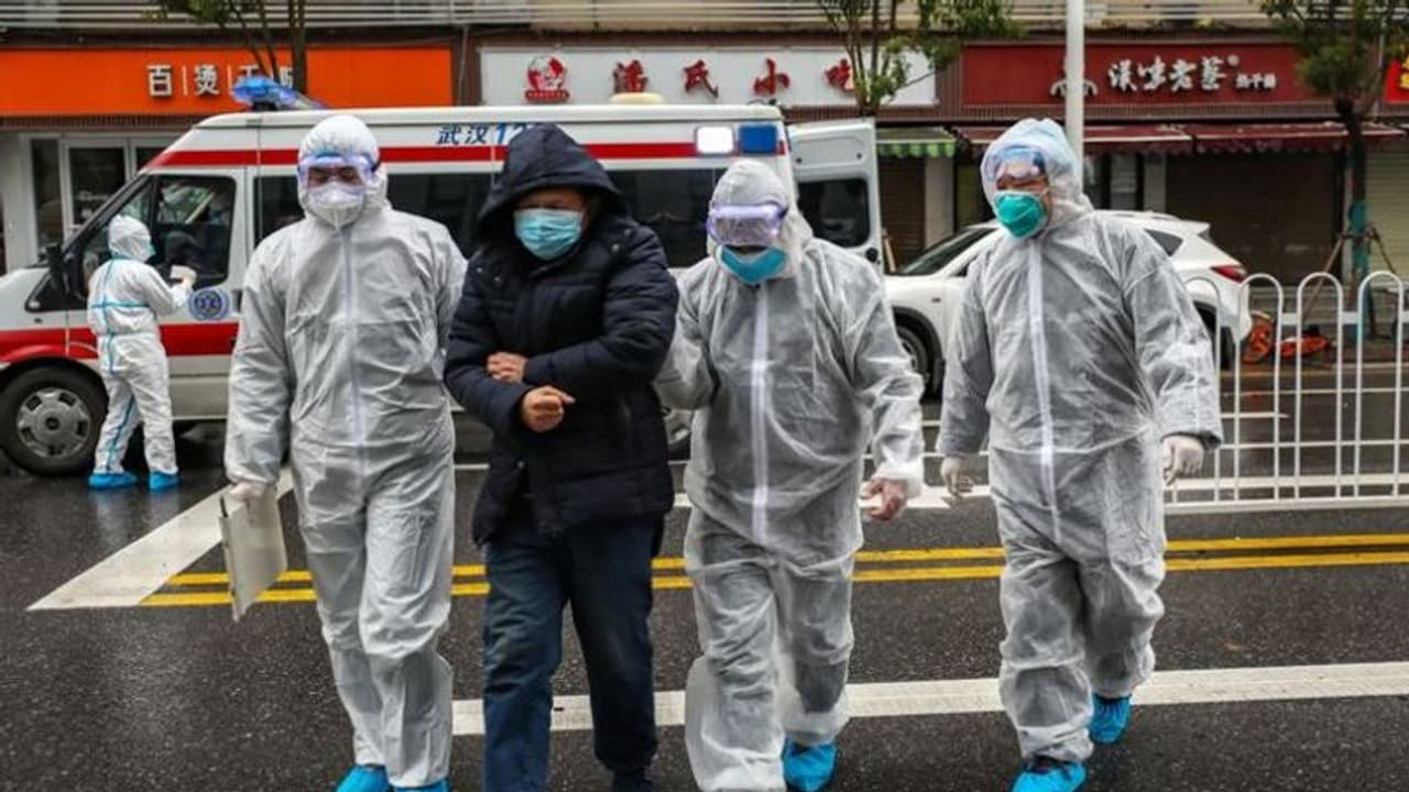 மறுபடியும் முதலில் இருந்து…? சீனாவில் மீண்டும் ஒரு புது கொரோனா…? கல்வி நிலையங்கள் மூடல் மறுபடியும் முதலில் இருந்து…? சீனாவில் மீண்டும் ஒரு புது கொரோனா…? கல்வி நிலையங்கள் மூடல்