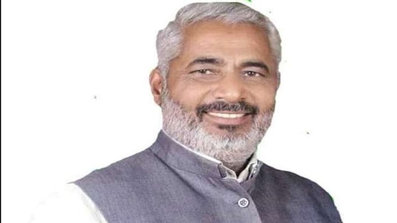 UP में एक और विधायक का निधन, क्षेत्र में निकलने वाले थे कि तभी थम गईं सांसे..BJP ने डेढ़ साल में गंवाए 8 MLA UP में एक और विधायक का निधन, क्षेत्र में निकलने वाले थे कि तभी थम गईं सांसे..BJP ने डेढ़ साल में गंवाए 8 MLA