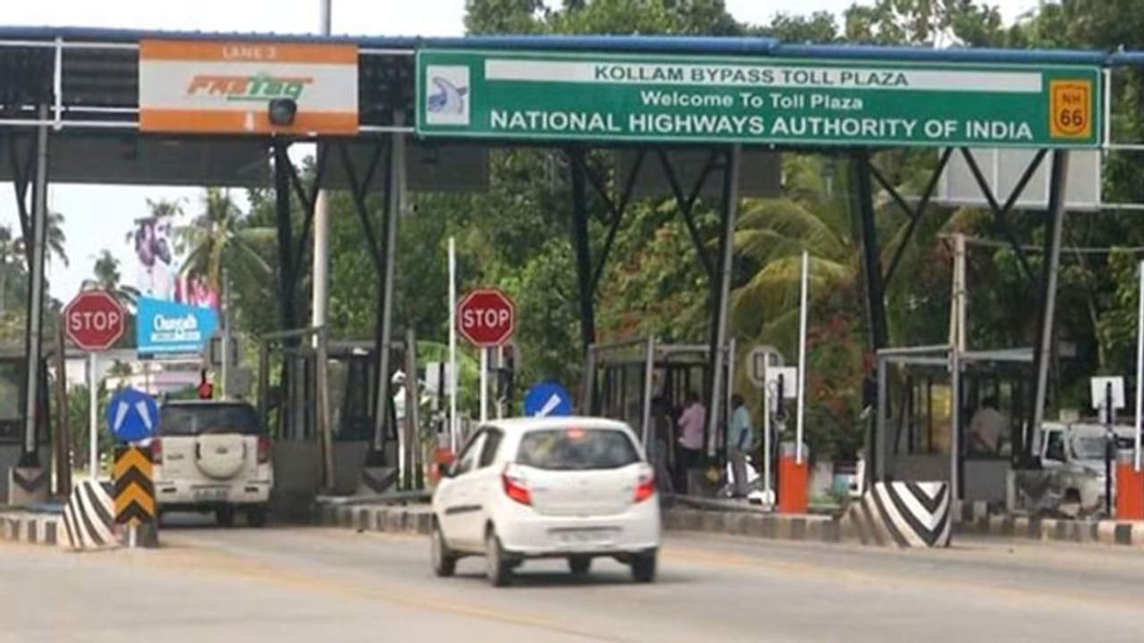 കൊല്ലം ബൈപാസിൽ ടോൾ പിരിവ് ഇന്ന് മുതൽ; നിര്‍മ്മാണം പൂര്‍ത്തിയാക്കിയിട്ട് മതി പിരിവെന്ന് നാട്ടുകാര്‍, പ്രതിഷേധം