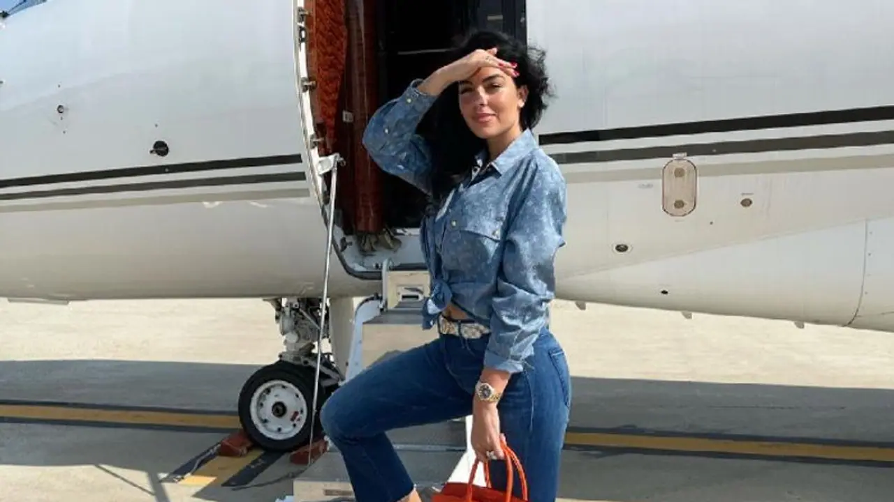 Here's how Cristiano Ronaldo's girlfriend Georgina Rodriguez is spending her vacation (See pictures) Here's how Cristiano Ronaldo's girlfriend Georgina Rodriguez is spending her vacation (See pictures)