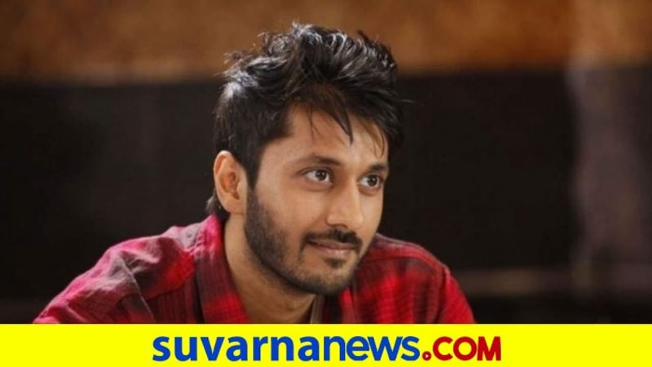 ನಟ ಚೇತನ್ಗೆ ಬಸವನಗುಡಿ ಪೊಲೀಸರ ನೋಟಿಸ್, ಬುಧವಾರ ಹಾಜರ್ ನಟ ಚೇತನ್ಗೆ ಬಸವನಗುಡಿ ಪೊಲೀಸರ ನೋಟಿಸ್, ಬುಧವಾರ ಹಾಜರ್