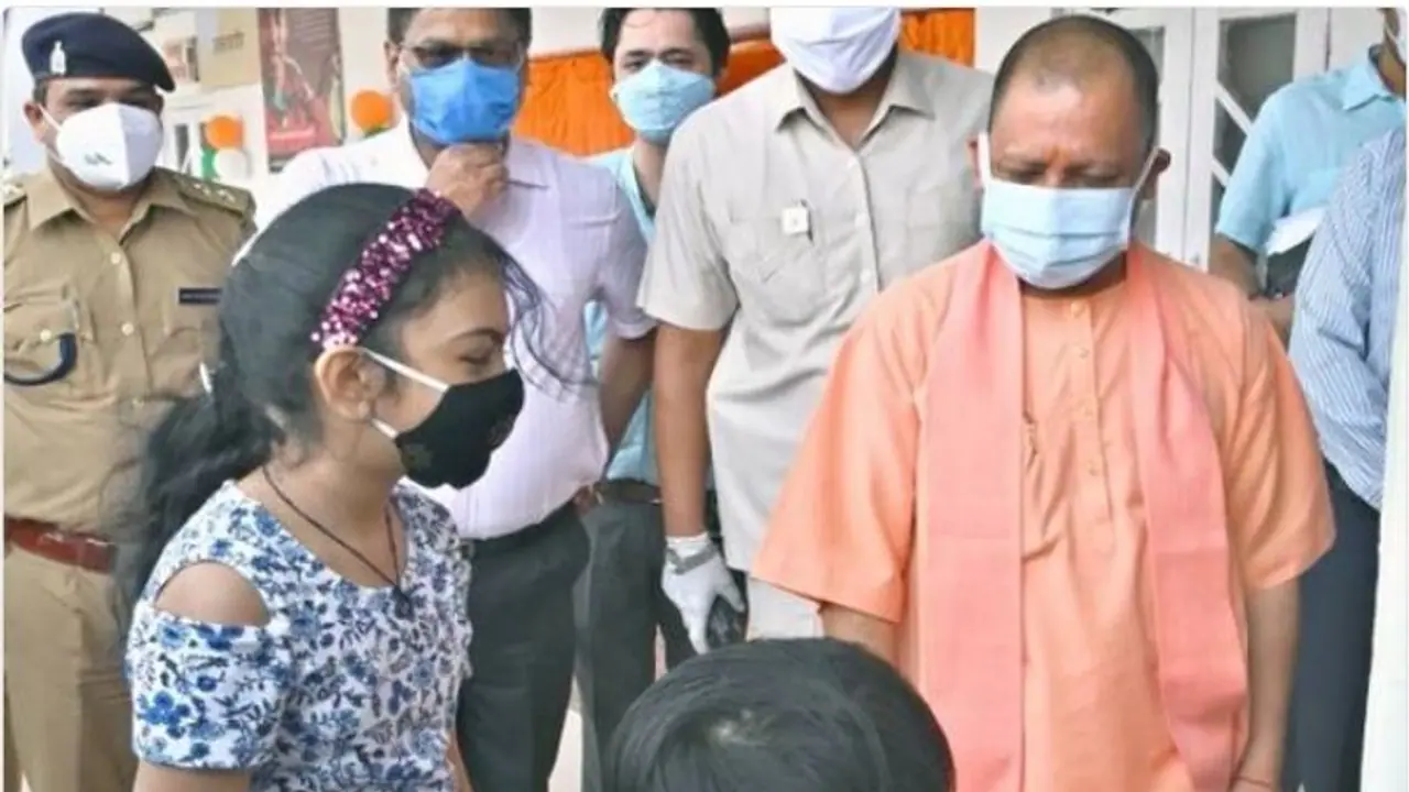 यूपी में कोरोना के खिलाफ महाअभियान शुरू, 30 दिन में 1 करोड़ लोगों को वैक्सीनेट करने का टॉरगेट यूपी में कोरोना के खिलाफ महाअभियान शुरू, 30 दिन में 1 करोड़ लोगों को वैक्सीनेट करने का टॉरगेट