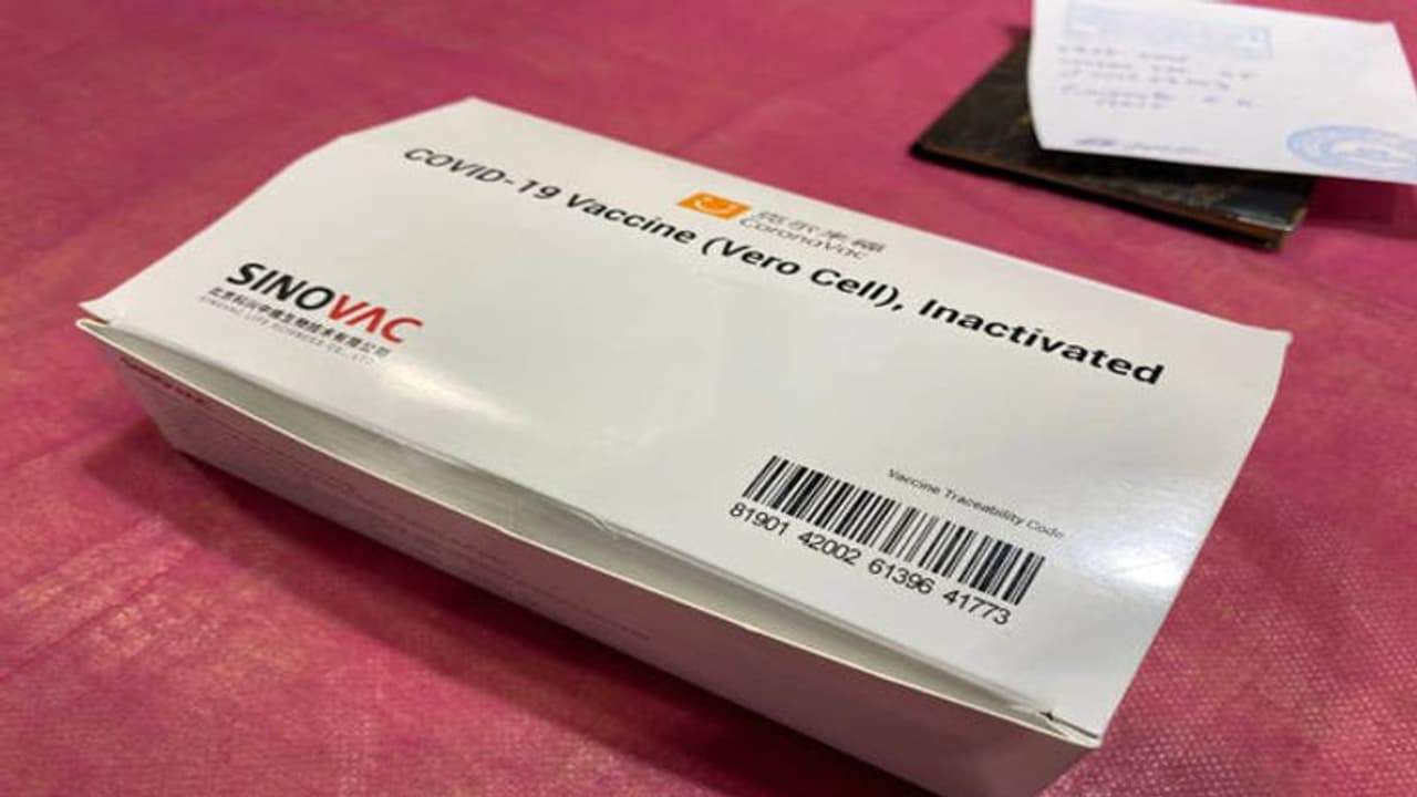 चीन की सिनोवैक बायोटेक वैक्सीन को डब्ल्यूएचओ ने दी मंजूरी, 18 साल से अधिक उम्र वालों को लगाया जाएगा चीन की सिनोवैक बायोटेक वैक्सीन को डब्ल्यूएचओ ने दी मंजूरी, 18 साल से अधिक उम्र वालों को लगाया जाएगा