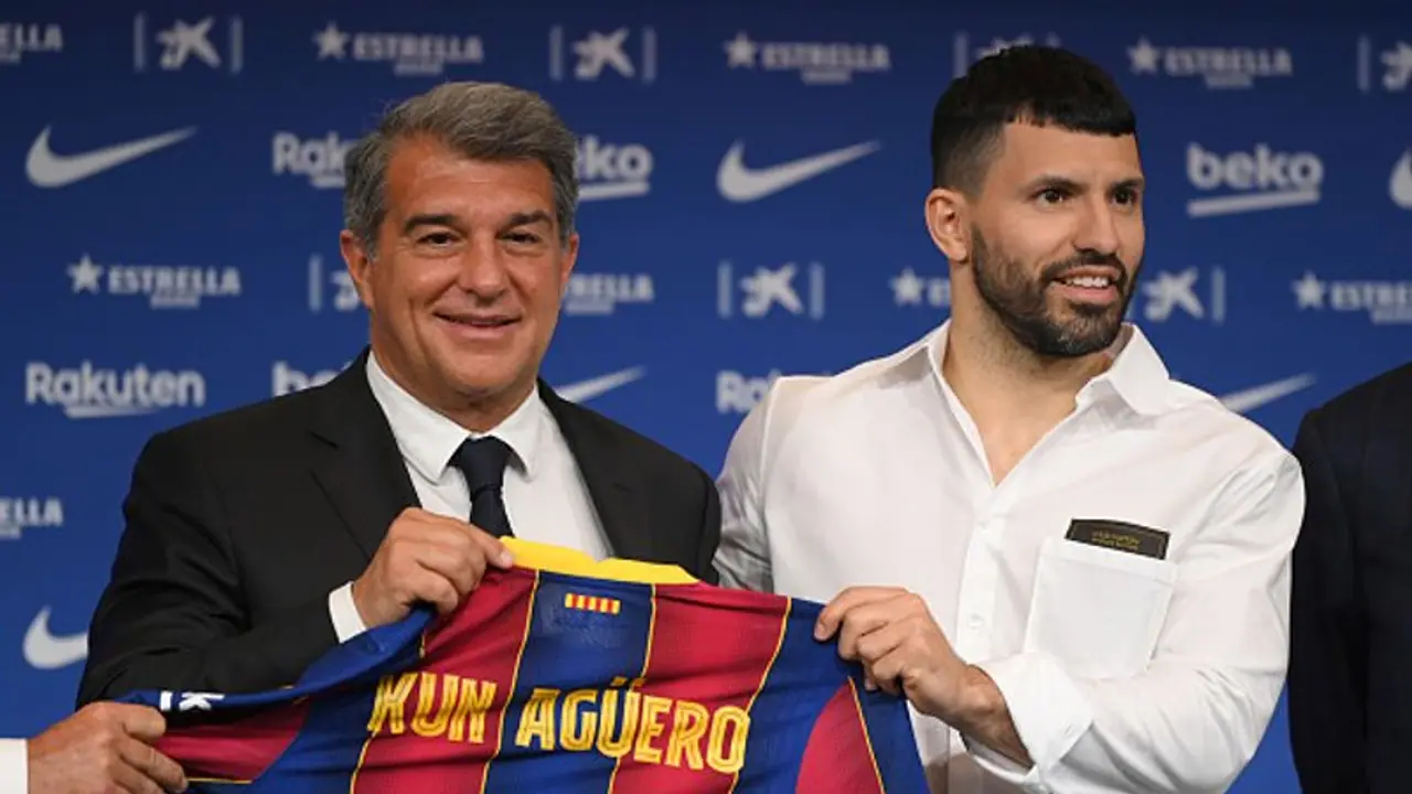 Why did Sergio Aguero turn down chance to wear Lionel Messi's number 10 shirt at Barcelona? Why did Sergio Aguero turn down chance to wear Lionel Messi's number 10 shirt at Barcelona?