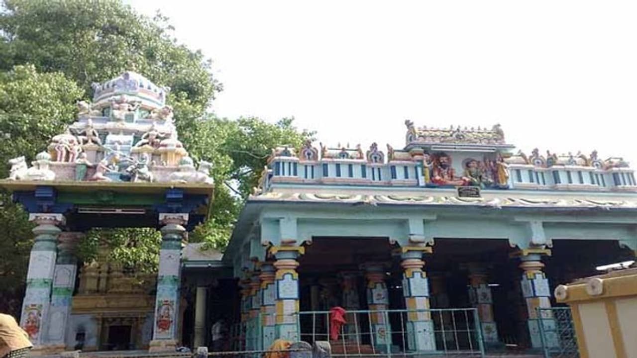 బ్రహ్మంగారి మఠం పీఠాధిపతి: వారసుల మధ్య రాజీకి 14 మఠాధిపతుల రాక, అనుమతి లేదన్న పోలీసులు