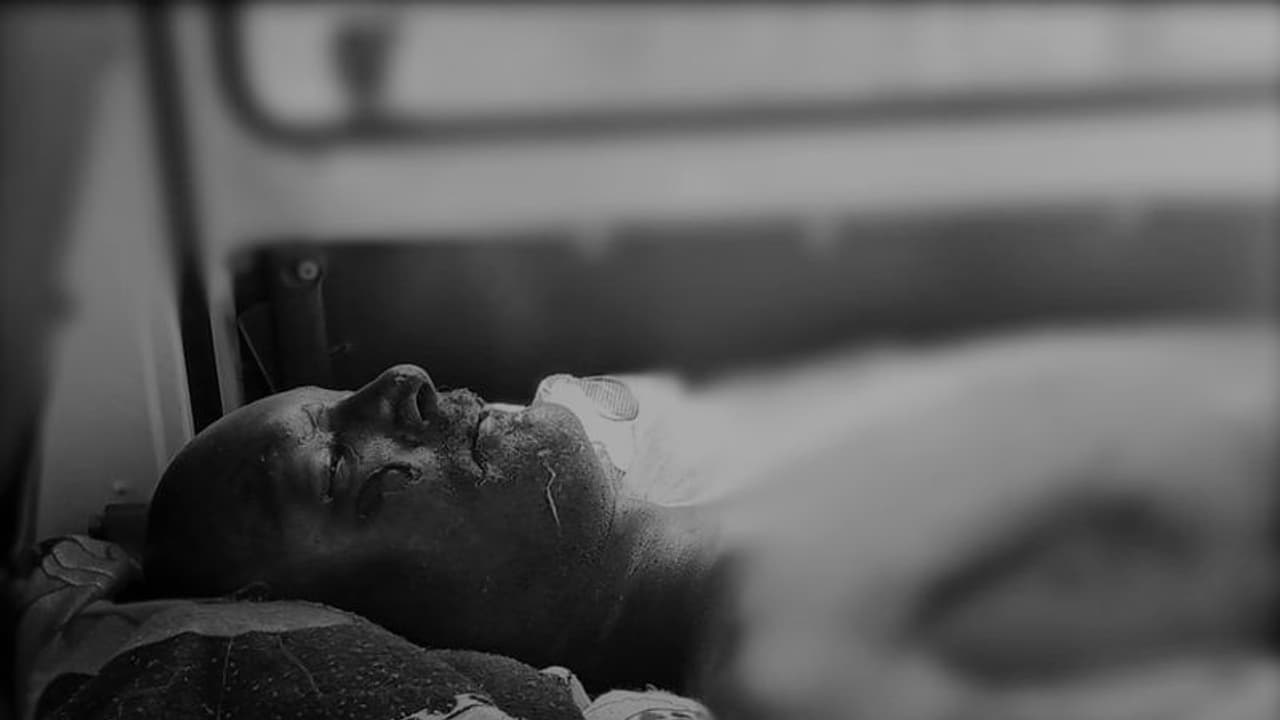 సజీవదహనం... ఇంటిబయట నిద్రిస్తున్న వ్యక్తిపై పెట్రోల్ పోసి సజీవదహనం... ఇంటిబయట నిద్రిస్తున్న వ్యక్తిపై పెట్రోల్ పోసి