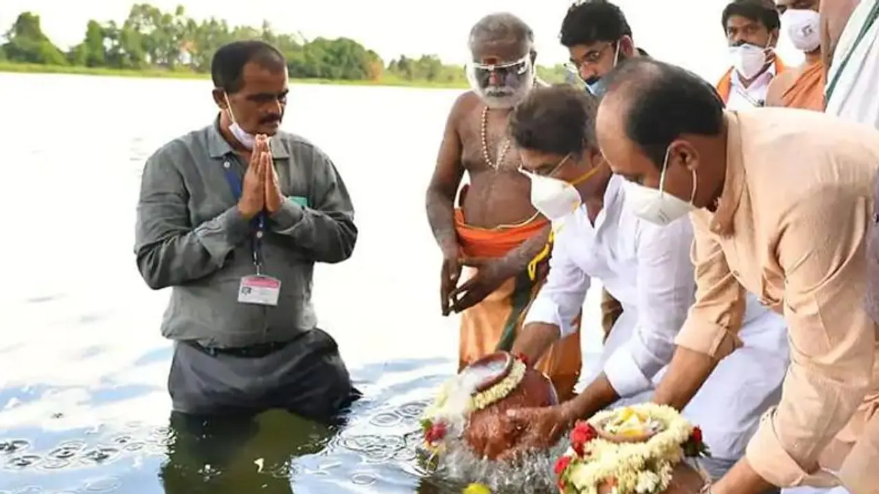 Karnataka govt cremates, immerses another 1,200 unclaimed Covid 19 victims' ashes Karnataka govt cremates, immerses another 1,200 unclaimed Covid 19 victims' ashes