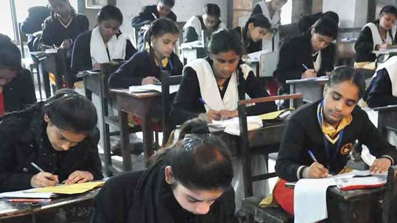 করোনার জের, এ বছরের মতো বাতিল হতে পারে মাধ্যমিক উচ্চ মাধ্যমিক করোনার জের, এ বছরের মতো বাতিল হতে পারে মাধ্যমিক উচ্চ মাধ্যমিক