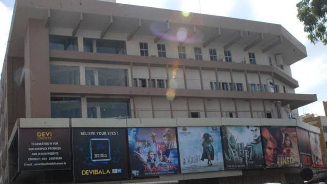 பிரபல தியேட்டர் மூடப்படுகிறதா?... திரையரங்கு நிர்வாகம் வெளியிட்ட பரபரப்பு விளக்கம்...! பிரபல தியேட்டர் மூடப்படுகிறதா?... திரையரங்கு நிர்வாகம் வெளியிட்ட பரபரப்பு விளக்கம்...!