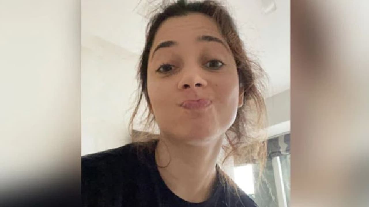 'കുളിയ്ക്കണോ? വേണ്ടയോ?'; ലോക്ഡൗണ് 'സ്പെഷ്യല്' മേക്കപ്പില്ലാ ചിത്രവുമായി തമന്ന 'കുളിയ്ക്കണോ? വേണ്ടയോ?'; ലോക്ഡൗണ് 'സ്പെഷ്യല്' മേക്കപ്പില്ലാ ചിത്രവുമായി തമന്ന