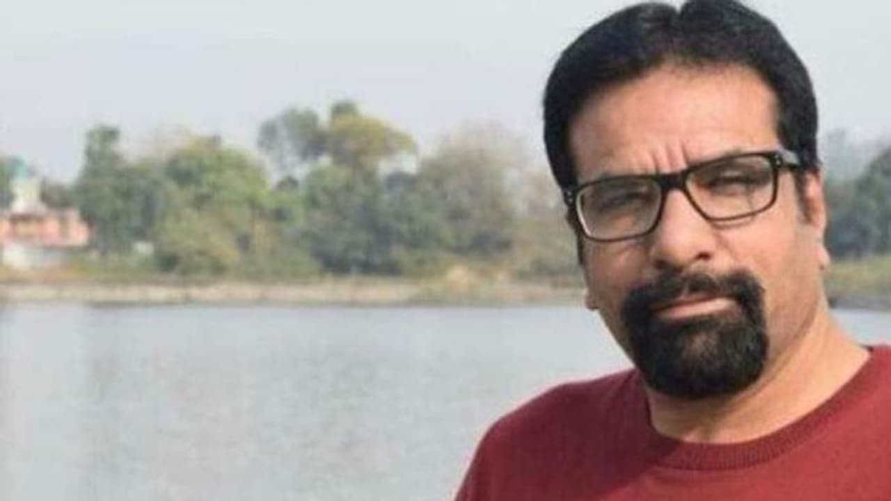 പുൽവാമയിൽ ബിജെപി കൗണ്സിലര് ഭീകരരുടെ വെടിയേറ്റ് മരിച്ചു പുൽവാമയിൽ ബിജെപി കൗണ്സിലര് ഭീകരരുടെ വെടിയേറ്റ് മരിച്ചു