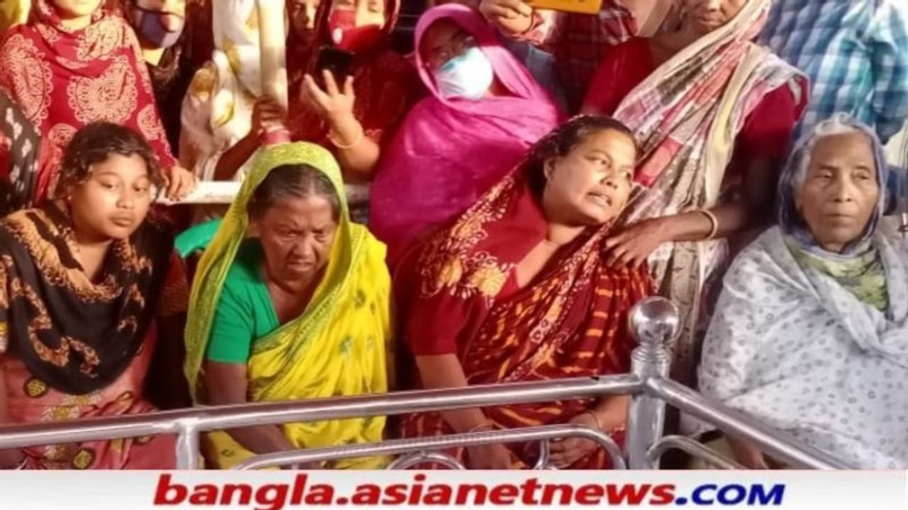 কোভিডে নয়, কাজের অভাবে পড়শী রাজ্যে গিয়ে ম্য়ানহোলে আটকে ২ পরিযায়ী শ্রমিকের মৃত্যু কোভিডে নয়, কাজের অভাবে পড়শী রাজ্যে গিয়ে ম্য়ানহোলে আটকে ২ পরিযায়ী শ্রমিকের মৃত্যু