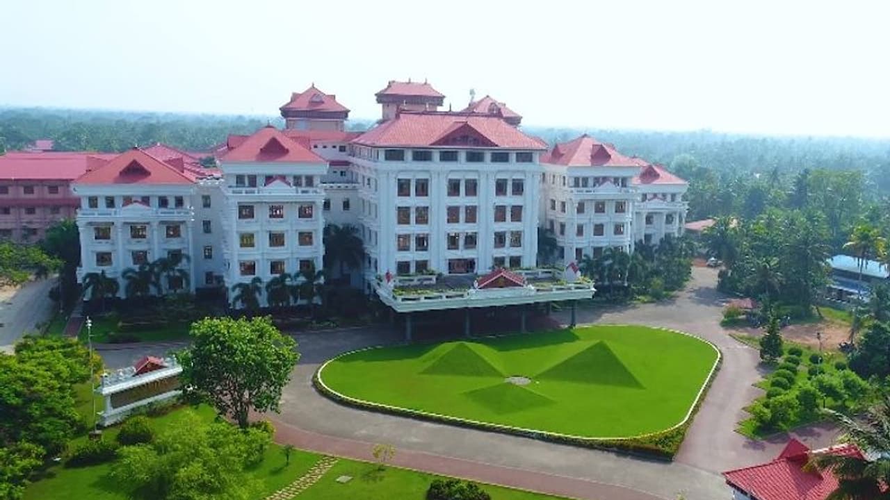 അമൃത സര്വ്വകലാശാലയില് പുതിയ മൂന്ന് ന്യൂജനറേഷന് നാനോടെക്നോളജി കോഴ്സുകള് ഇവയാണ് അമൃത സര്വ്വകലാശാലയില് പുതിയ മൂന്ന് ന്യൂജനറേഷന് നാനോടെക്നോളജി കോഴ്സുകള് ഇവയാണ്