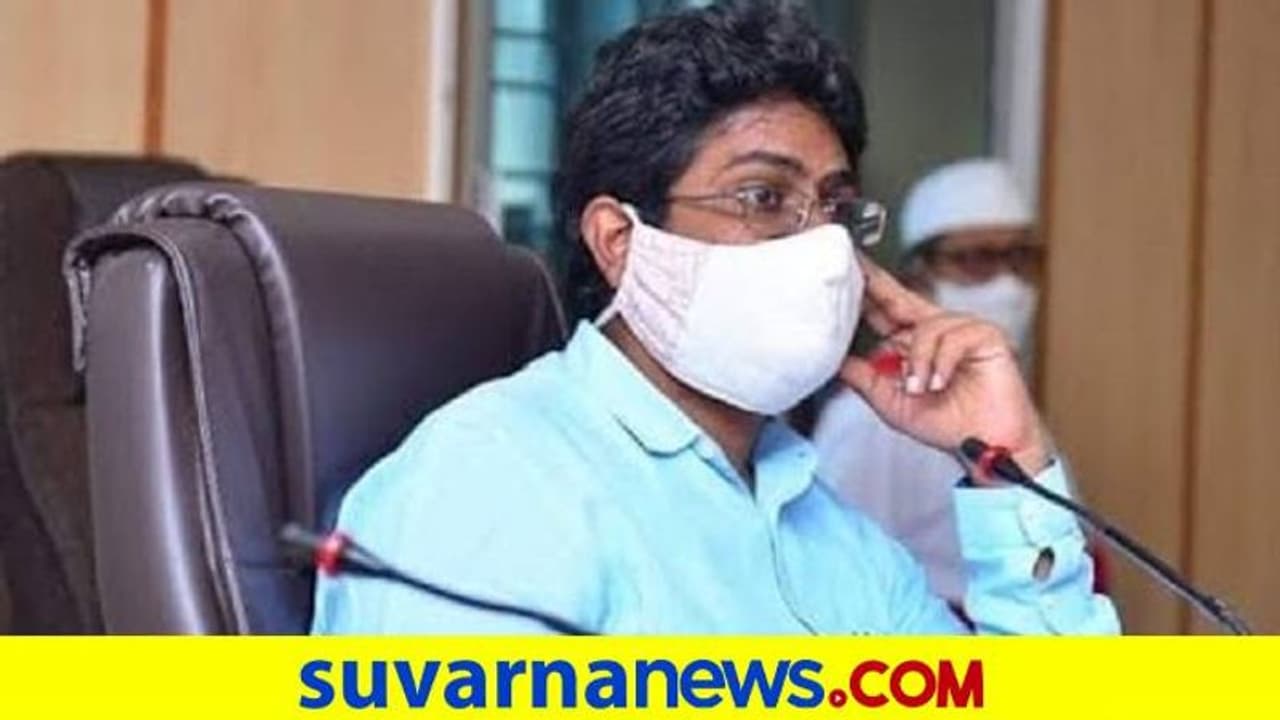 ಕೊರೋನಾ ಕಾಟ: 10 ವರ್ಷದ ಮಗುವಿಗೆ ಉಸಿರಾಟದ ತೊಂದರೆ, ಜಿಲ್ಲಾಧಿಕಾರಿ ಬೇಸರ ಕೊರೋನಾ ಕಾಟ: 10 ವರ್ಷದ ಮಗುವಿಗೆ ಉಸಿರಾಟದ ತೊಂದರೆ, ಜಿಲ್ಲಾಧಿಕಾರಿ ಬೇಸರ