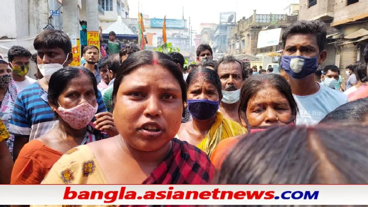 কীর্ণাহারে তাণ্ডব তৃণমূলের 'গুন্ডাবাহিনী'র, বাজার তোলার নামে লুঠ দরিদ্র ব্যবসায়ীদের সবজি ফল