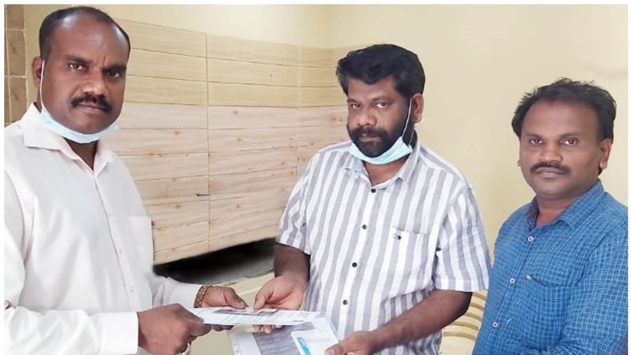 സ്പോണ്സര് നല്കിയ കള്ളക്കേസില് കുടുങ്ങി സൗദിയില് രണ്ടുവര്ഷം, ഒടുവില് മലയാളി നാട്ടിലേക്ക് സ്പോണ്സര് നല്കിയ കള്ളക്കേസില് കുടുങ്ങി സൗദിയില് രണ്ടുവര്ഷം, ഒടുവില് മലയാളി നാട്ടിലേക്ക്