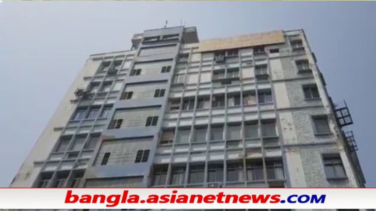 উদ্ধার ৫১টি তাজা বোমা হেস্টিংস এ বিজেপি কার্যালয়ের ঢিল ছোড়া দূরত্বে, তীব্র চাঞ্চল্য উদ্ধার ৫১টি তাজা বোমা হেস্টিংস এ বিজেপি কার্যালয়ের ঢিল ছোড়া দূরত্বে, তীব্র চাঞ্চল্য