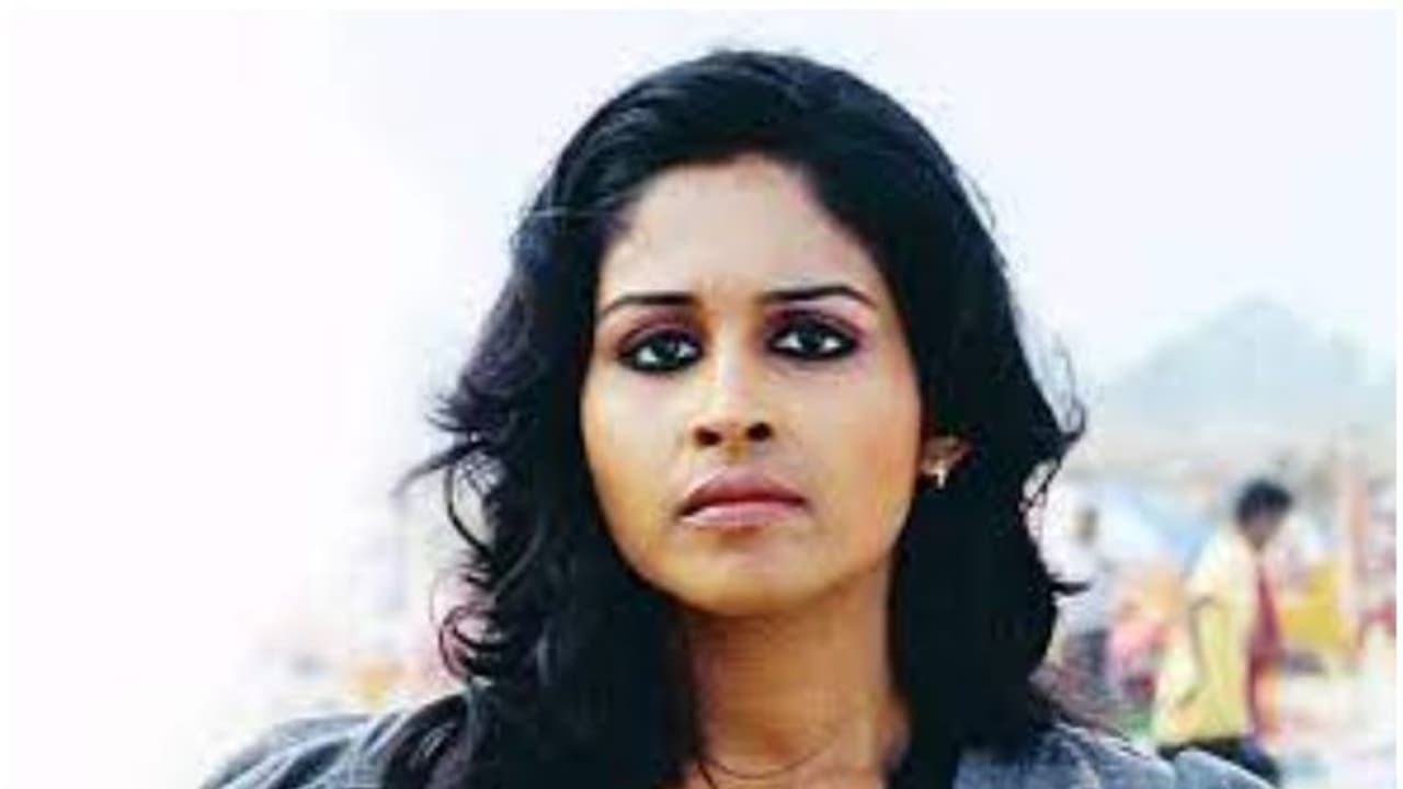 ബ്യൂട്ടി പാർലർ വെടിവെപ്പ് കേസ്; നടി ലീന മരിയ പോളിന്റെ മൊഴി ഓൺലൈൻ വഴി എടുക്കും ബ്യൂട്ടി പാർലർ വെടിവെപ്പ് കേസ്; നടി ലീന മരിയ പോളിന്റെ മൊഴി ഓൺലൈൻ വഴി എടുക്കും